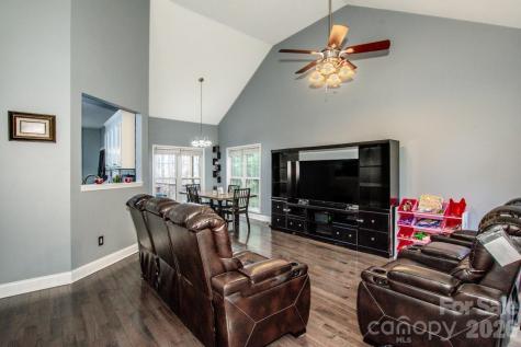 225 Delview Drive Cherryville NC 28021