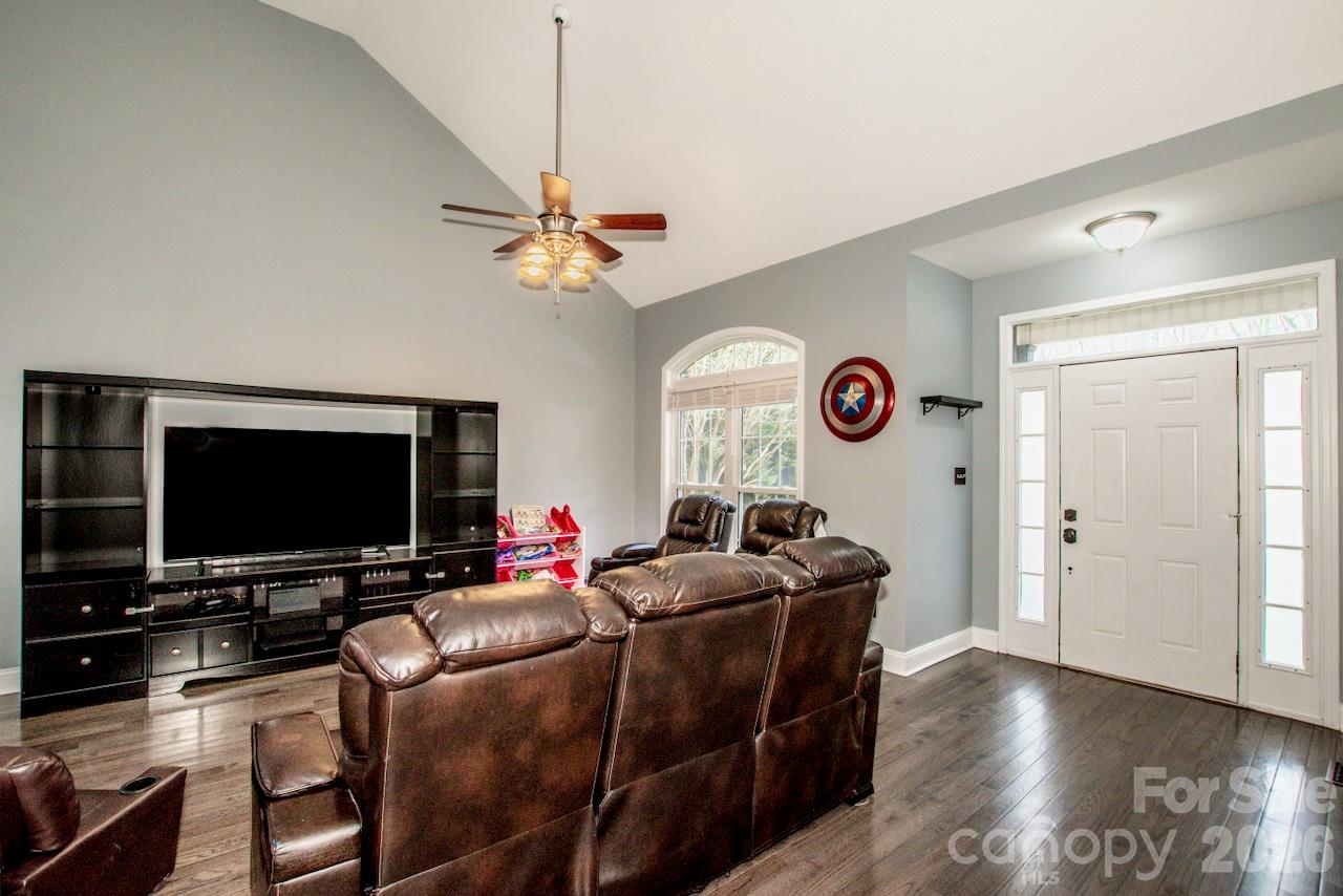 225 Delview Drive Cherryville NC 28021