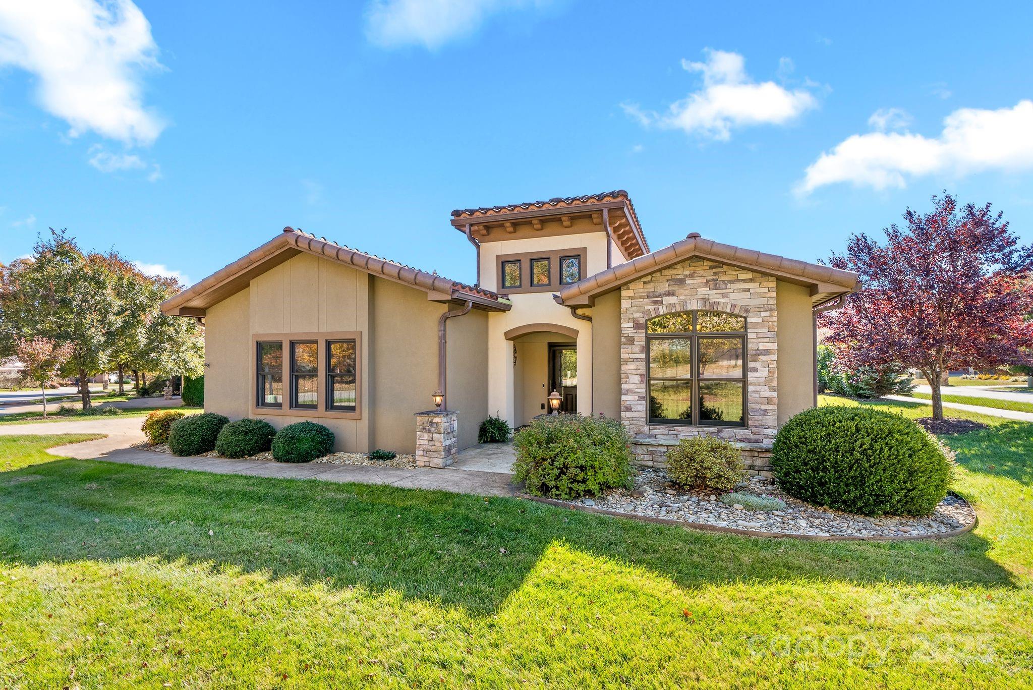 4 Pacifico Drive Asheville NC 28806