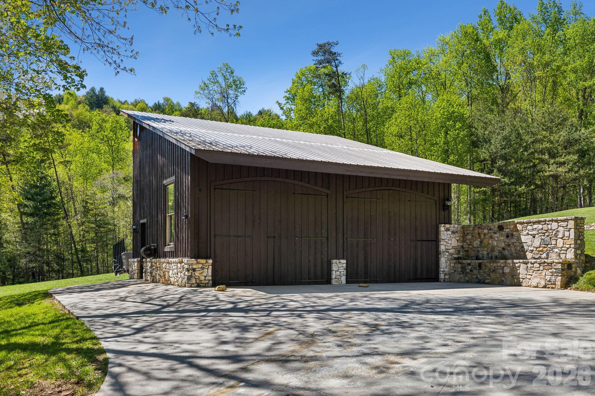 5712 Summit Road Purlear NC 28665