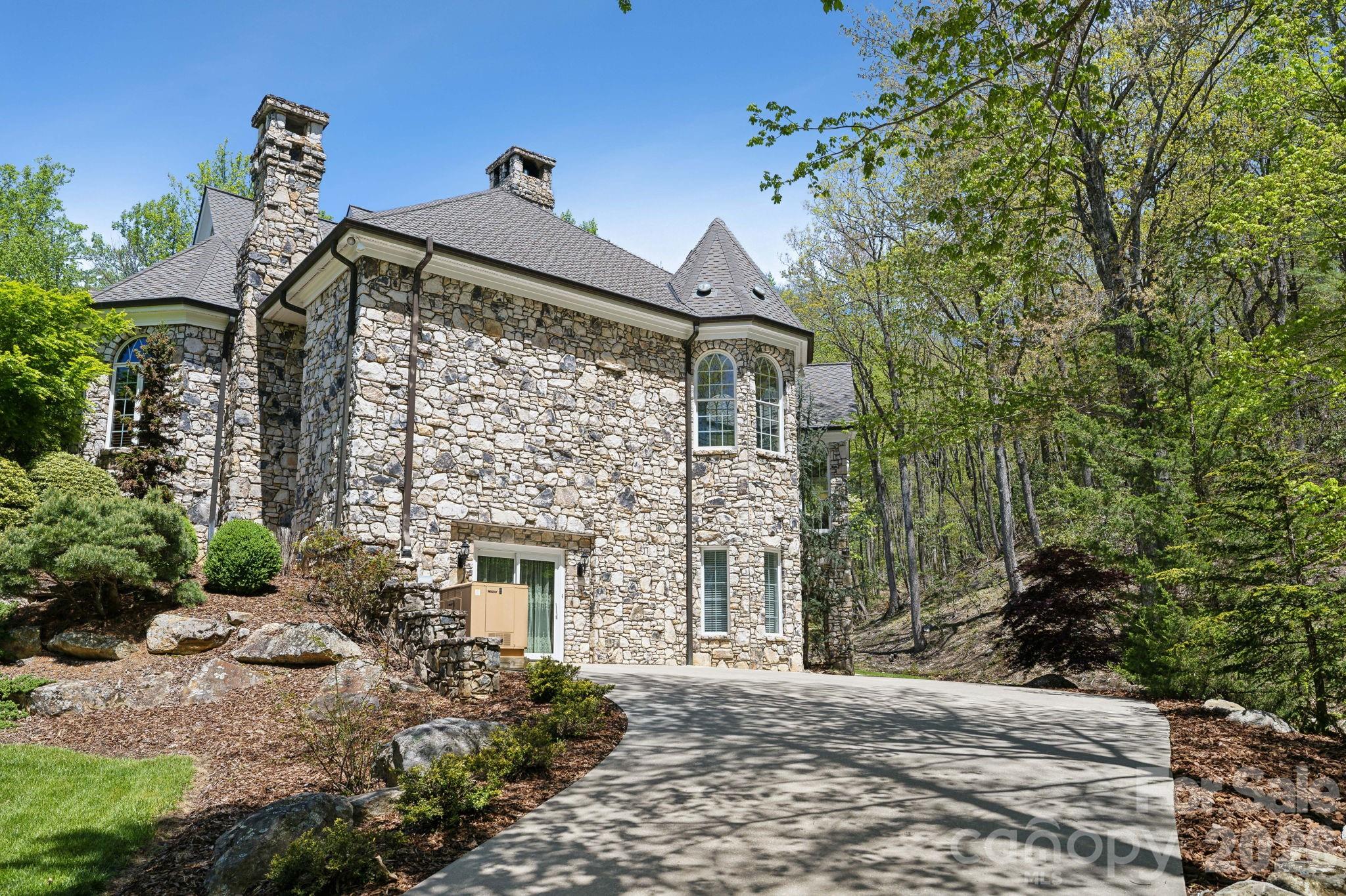 5712 Summit Road Purlear NC 28665