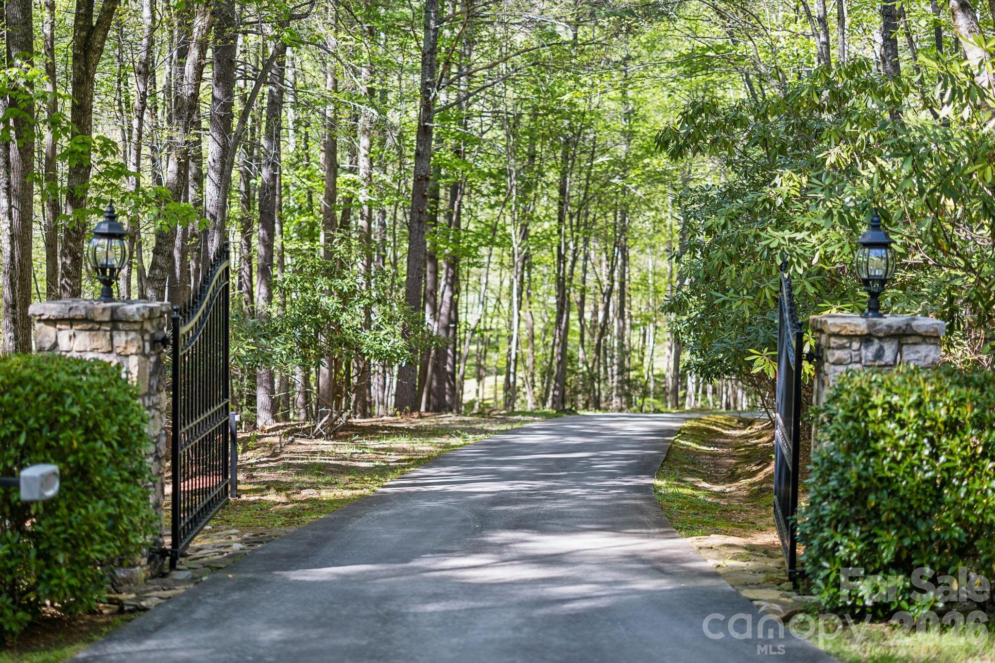 5712 Summit Road Purlear NC 28665
