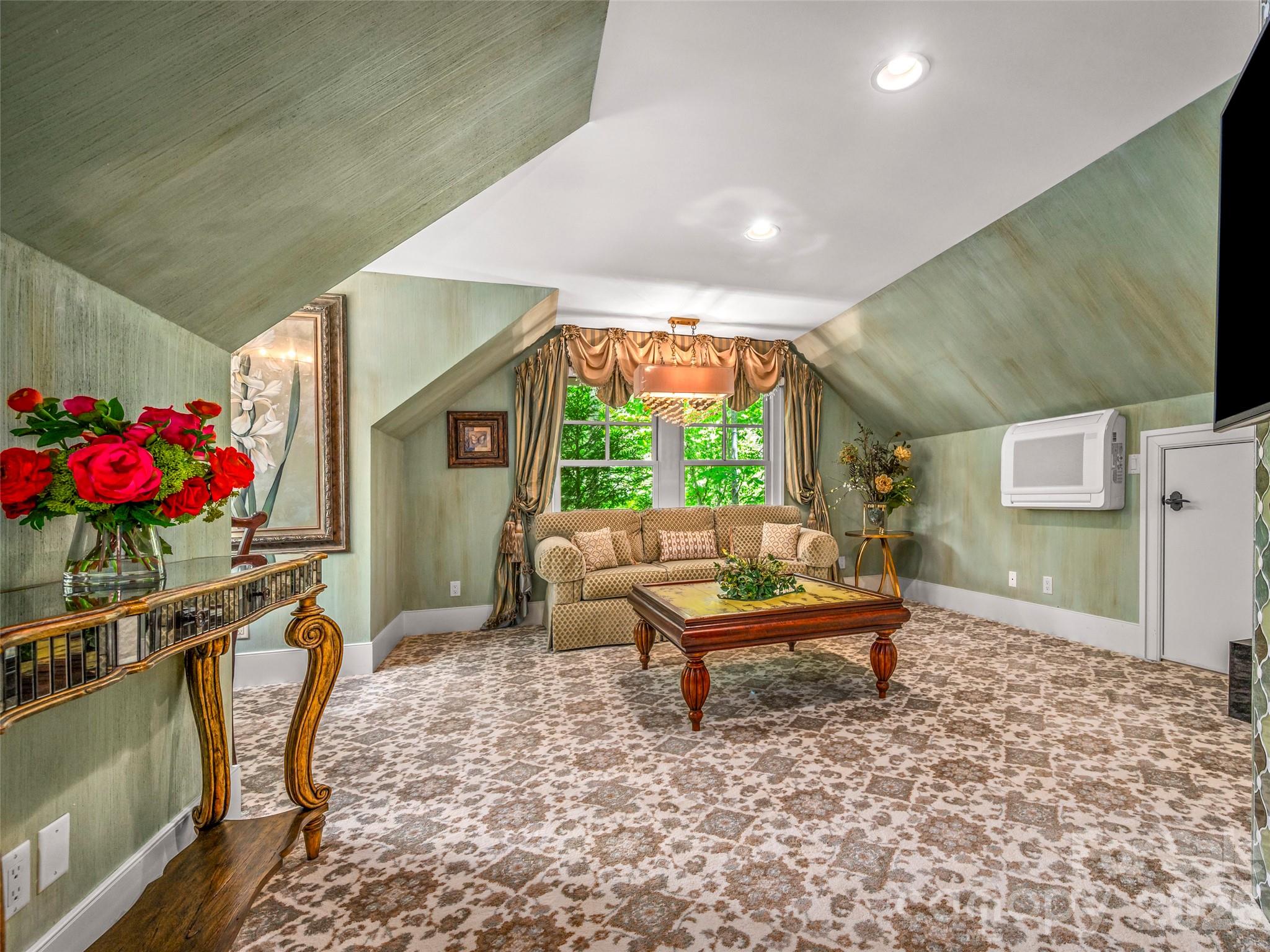 161 Chattooga Run Hendersonville NC 28739