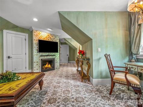161 Chattooga Run Hendersonville NC 28739