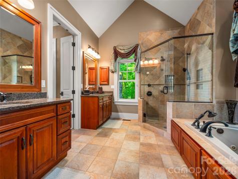 161 Chattooga Run Hendersonville NC 28739