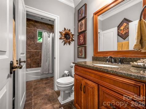 161 Chattooga Run Hendersonville NC 28739
