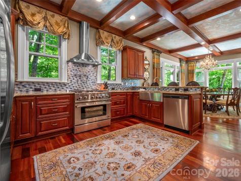 161 Chattooga Run Hendersonville NC 28739