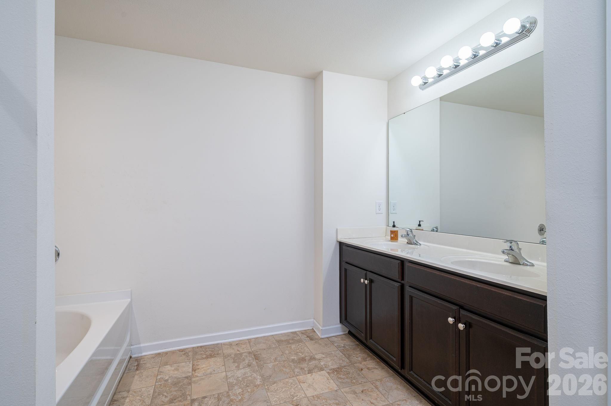 2818 Easton Knoll Drive Dallas NC 28034