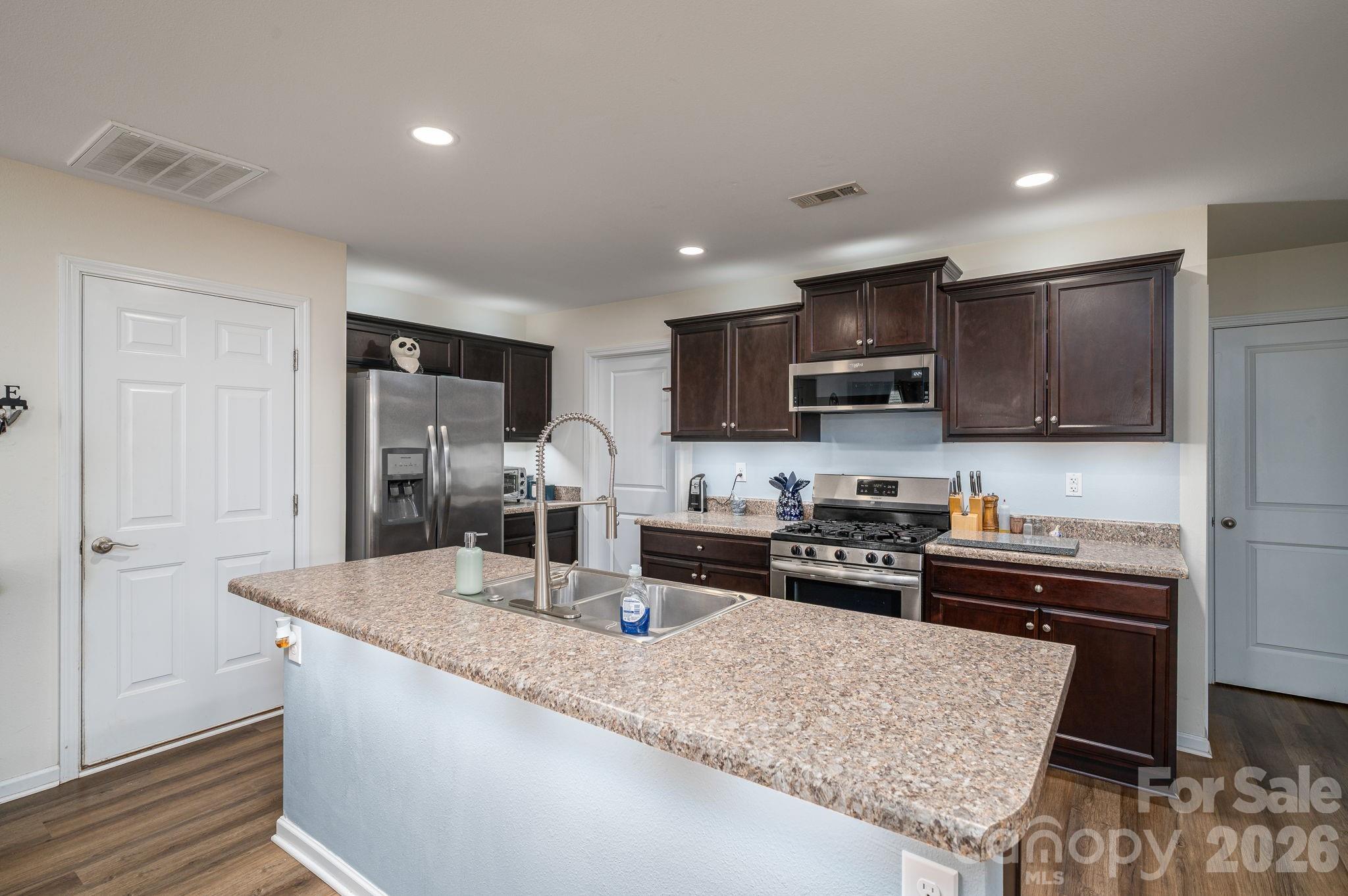 2818 Easton Knoll Drive Dallas NC 28034