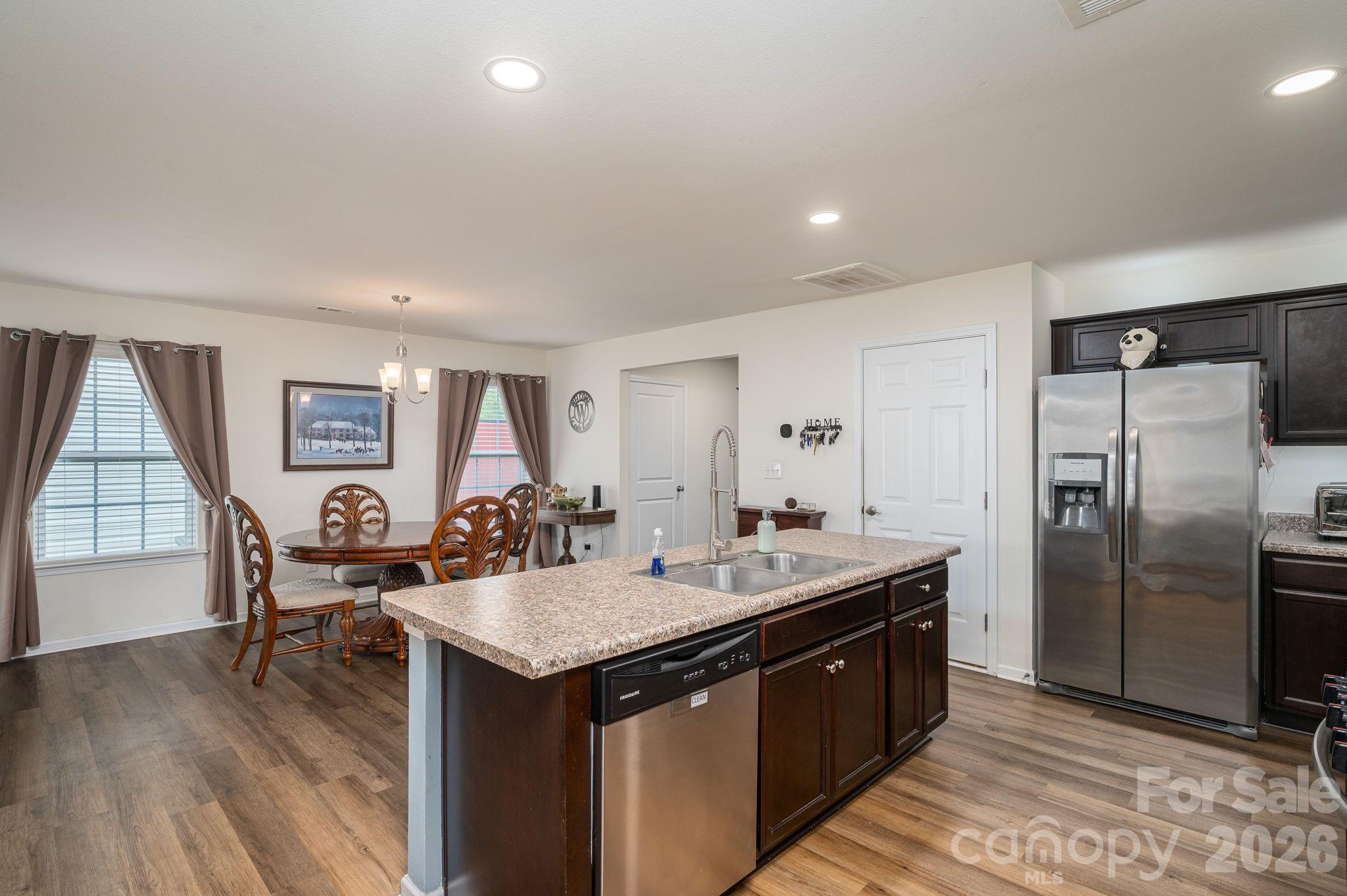 2818 Easton Knoll Drive Dallas NC 28034
