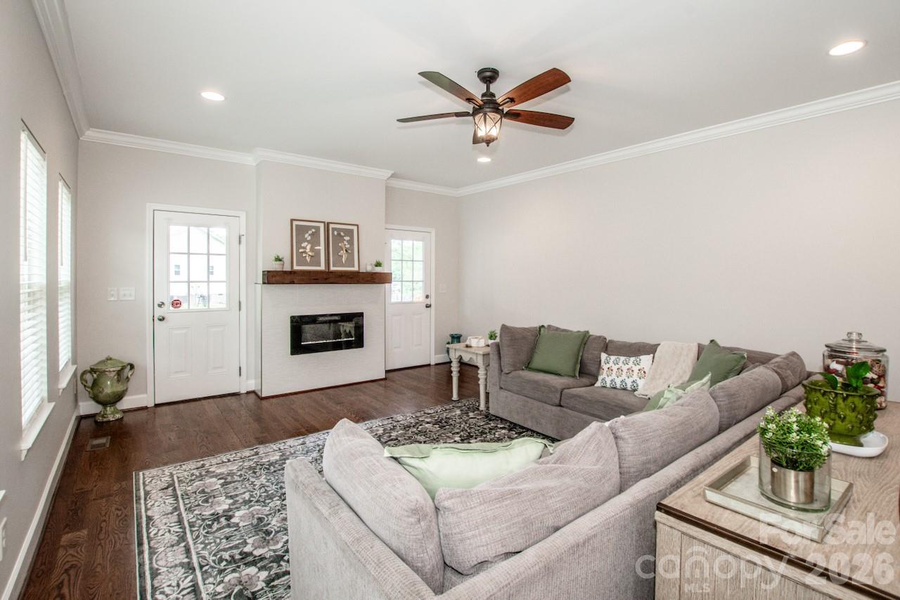3211 Oakdale Road Charlotte NC 28216