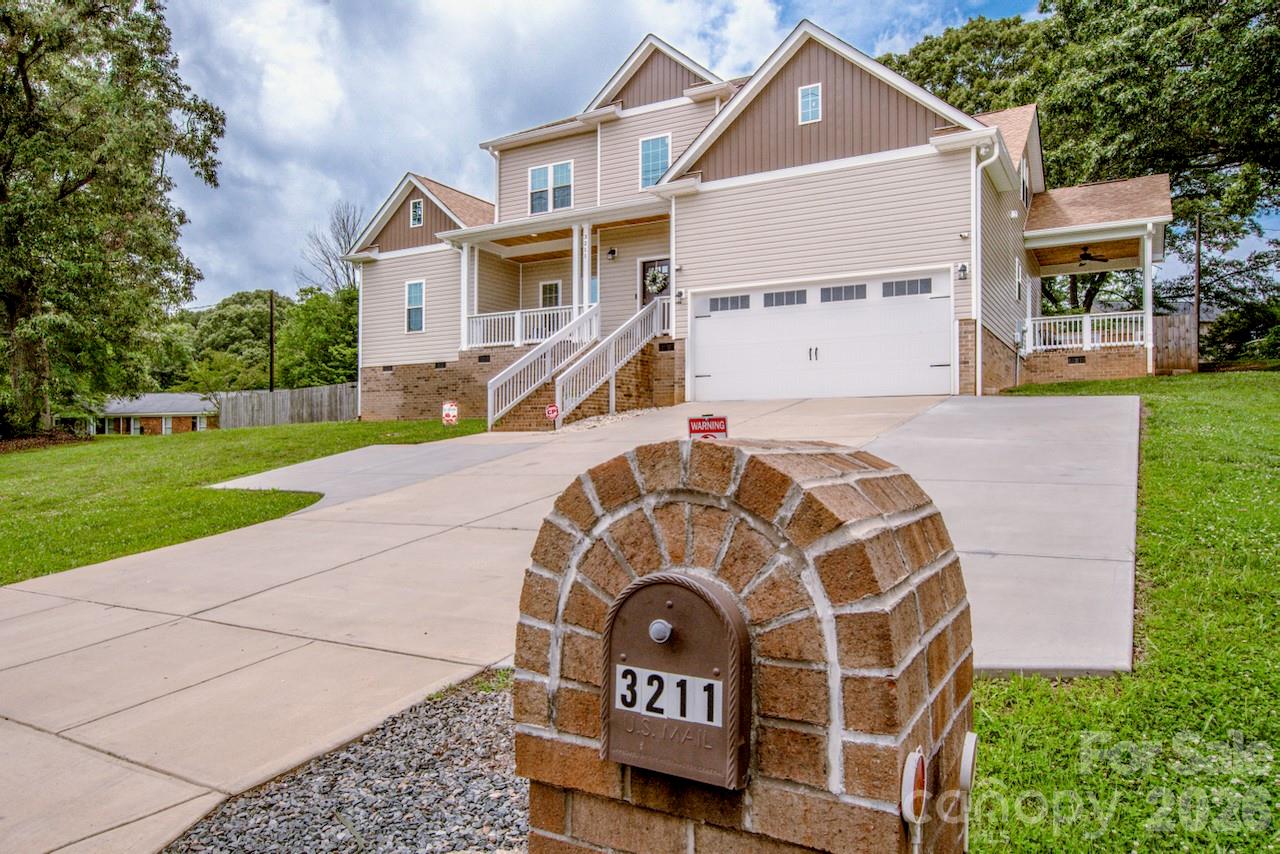 3211 Oakdale Road Charlotte NC 28216