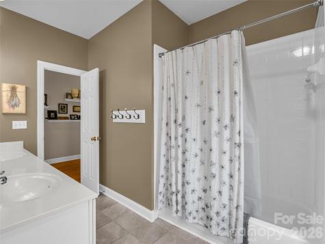 1042 Columbine Road Asheville NC 28803