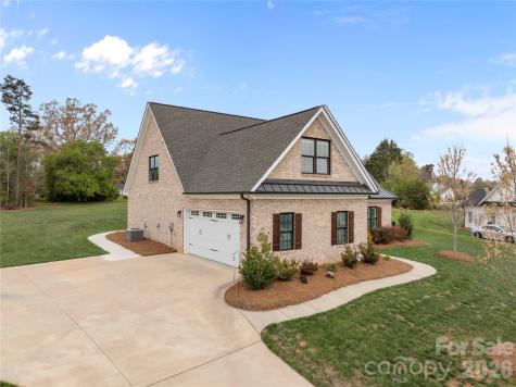 8463 Meadow Vista Drive Lewisville NC 27023