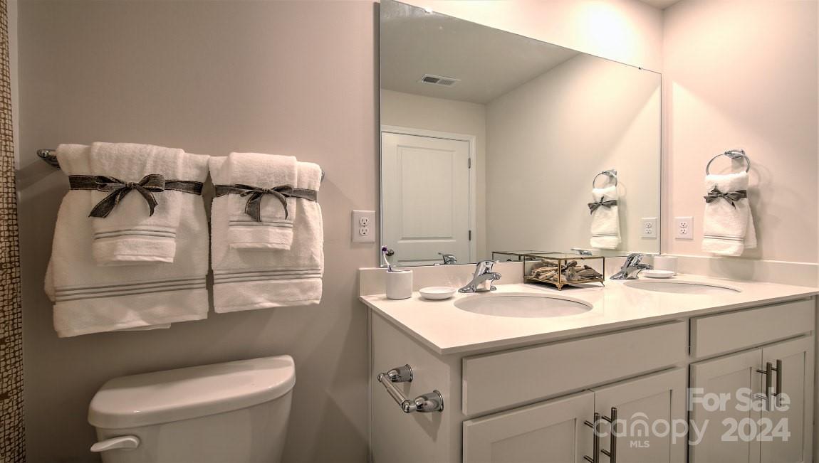 32 Virginia Commons Drive Arden NC 28704