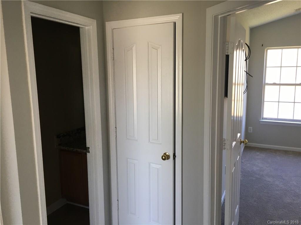 9826 Aviary Hill Way Charlotte NC 28214