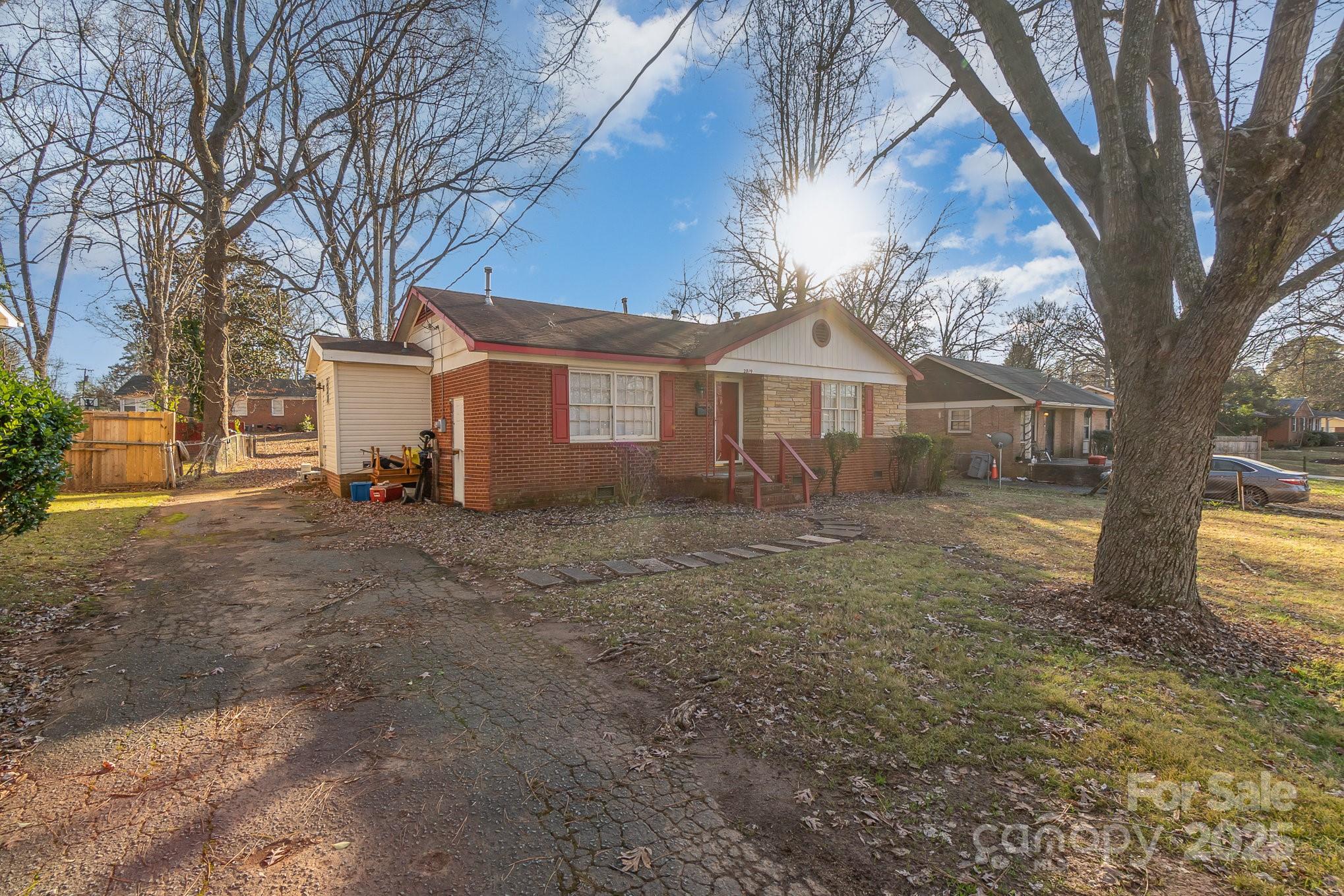 2819 Denview Lane Charlotte NC 28208