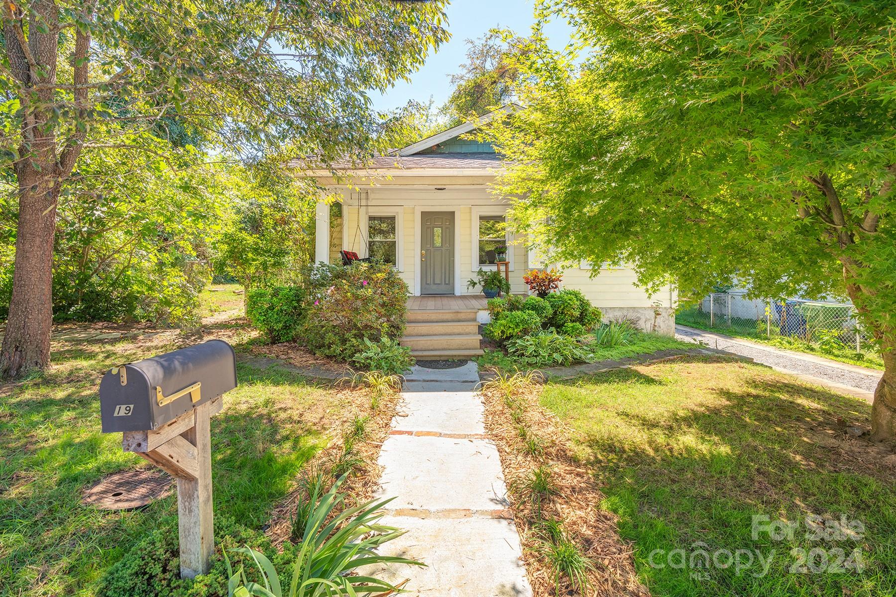 19 Clay Street Asheville NC 28806