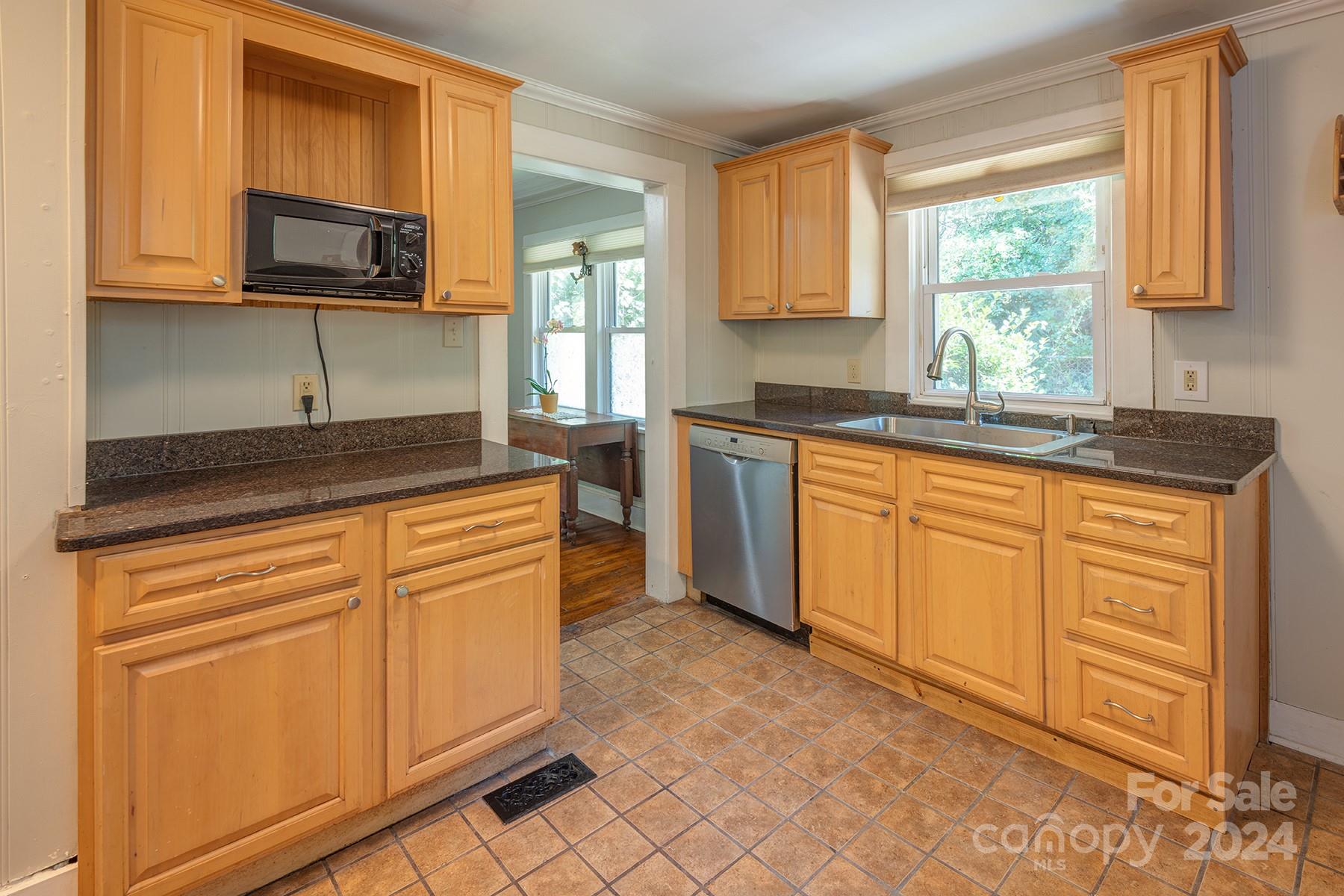 19 Clay Street Asheville NC 28806