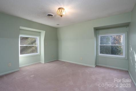 758 Williamsburg Drive NE Concord NC 28025