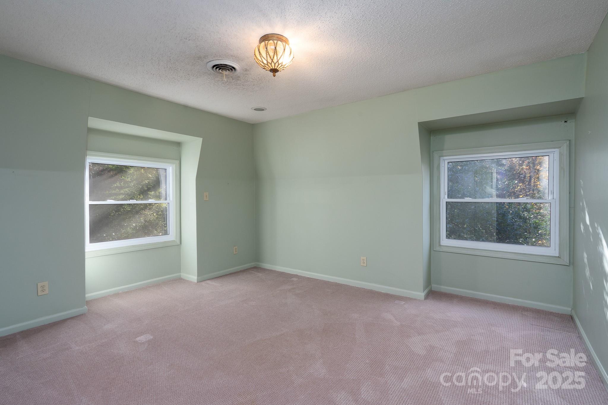 758 Williamsburg Drive NE Concord NC 28025