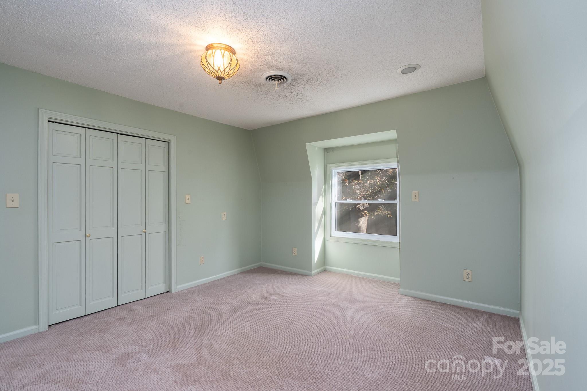758 Williamsburg Drive NE Concord NC 28025