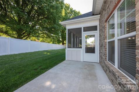 438 Fernwood Drive Yadkinville NC 27055