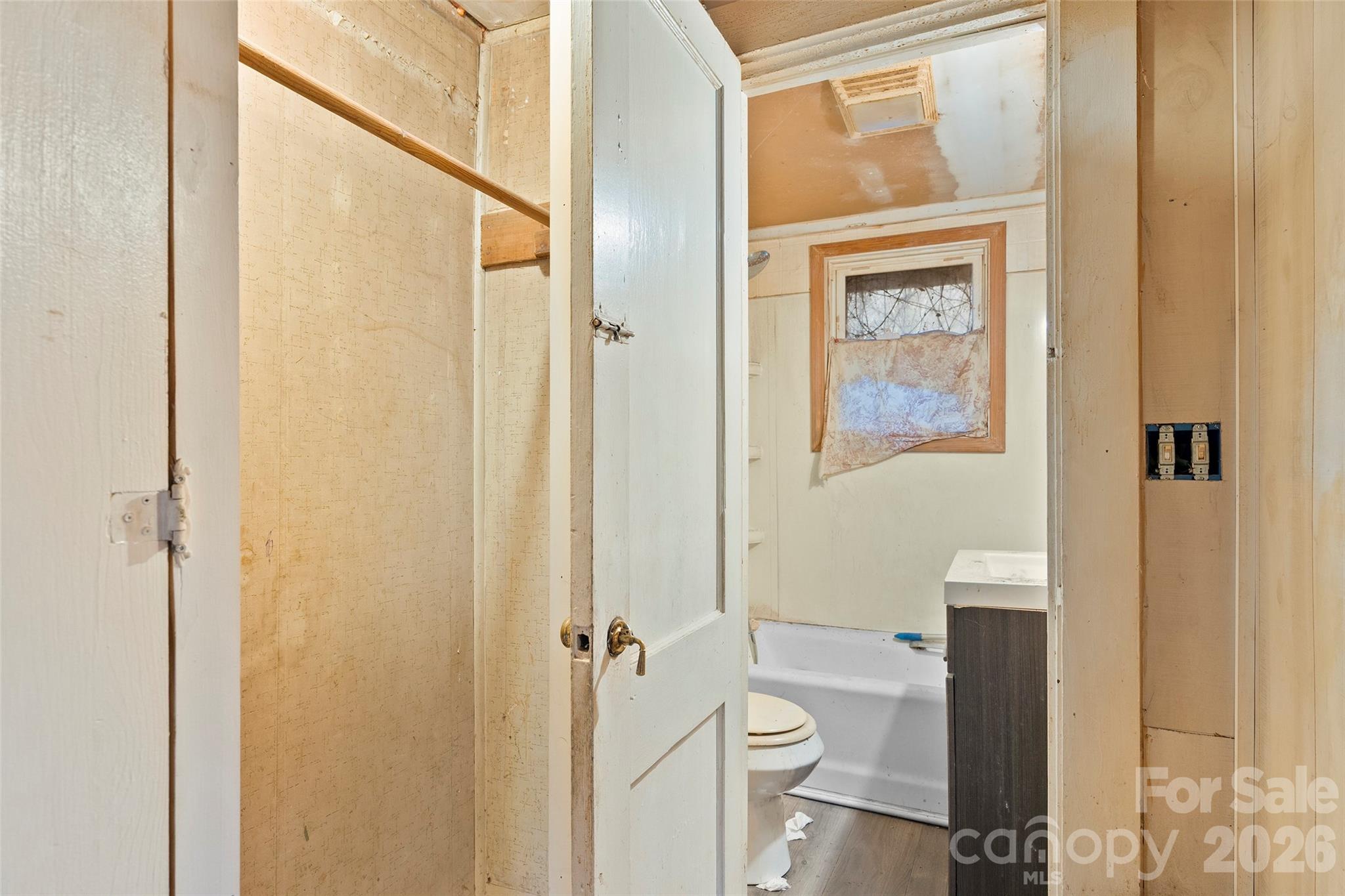 75 Travis Street Clyde NC 28721