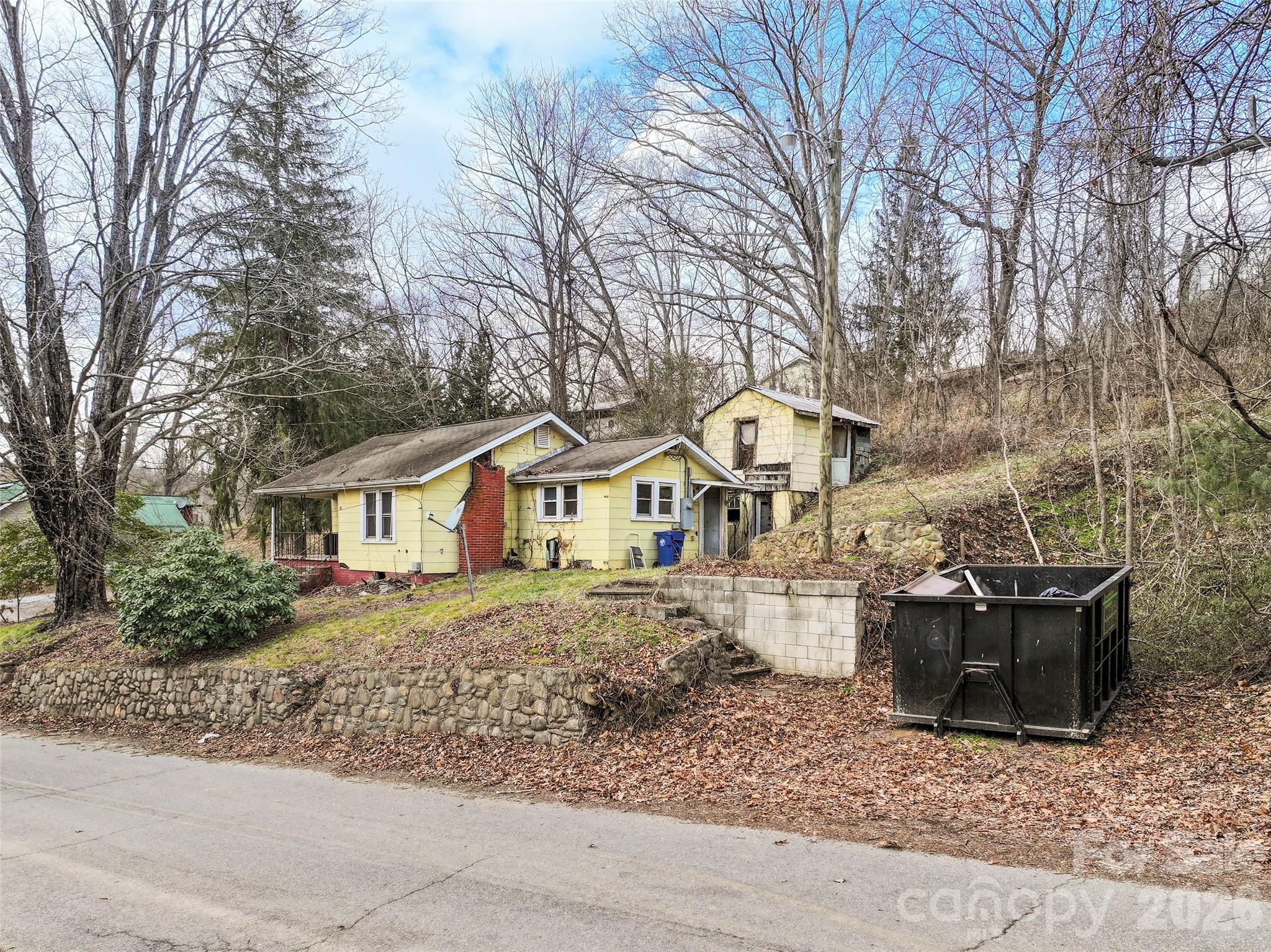 75 Travis Street Clyde NC 28721