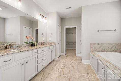 10885 Greenvale Drive Harrisburg NC 28075