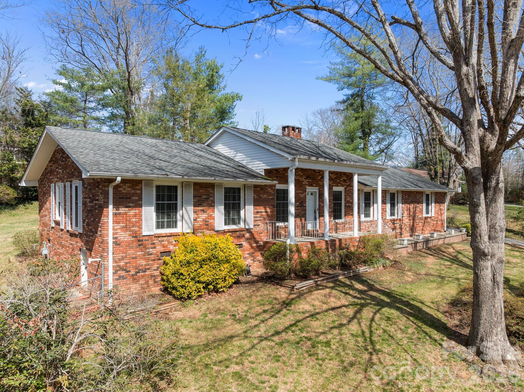 3124 Primrose Drive Hendersonville NC 28792