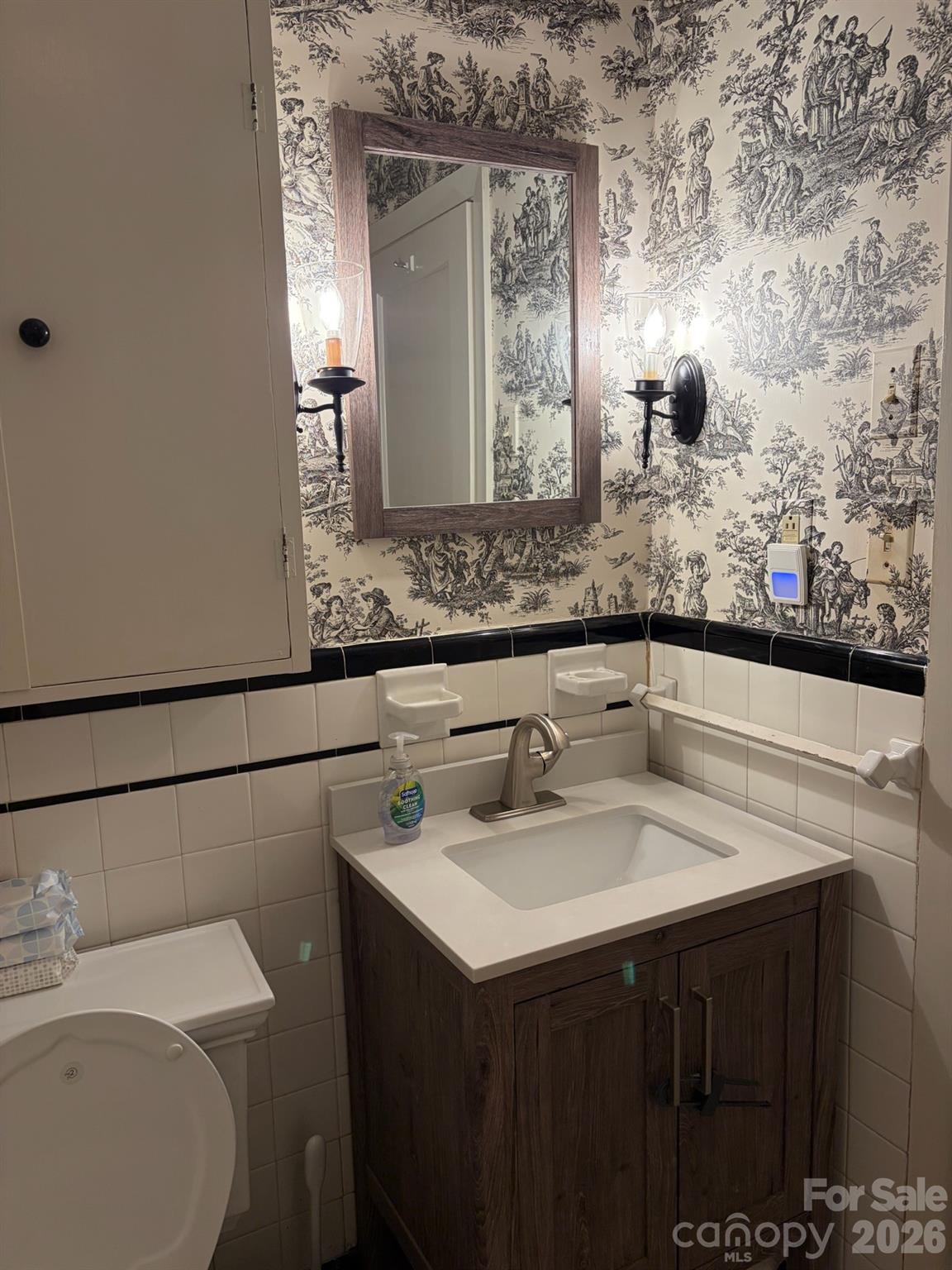 2009 Hassell Place Charlotte NC 28209
