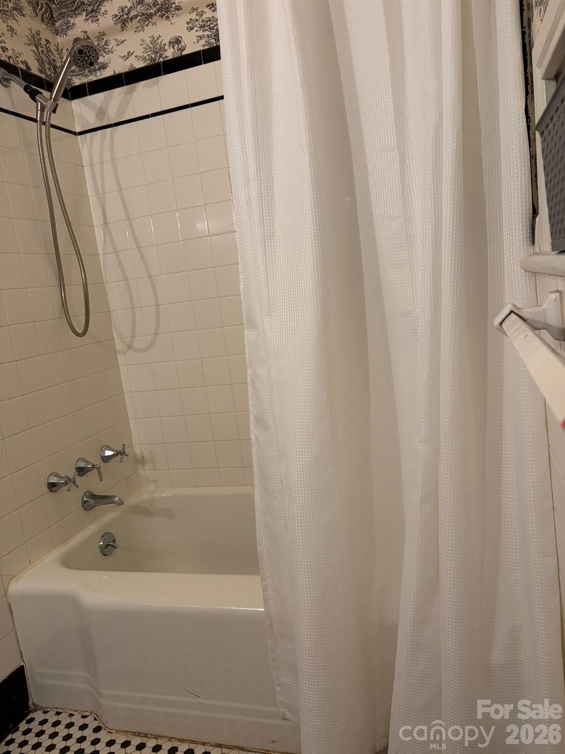 2009 Hassell Place Charlotte NC 28209