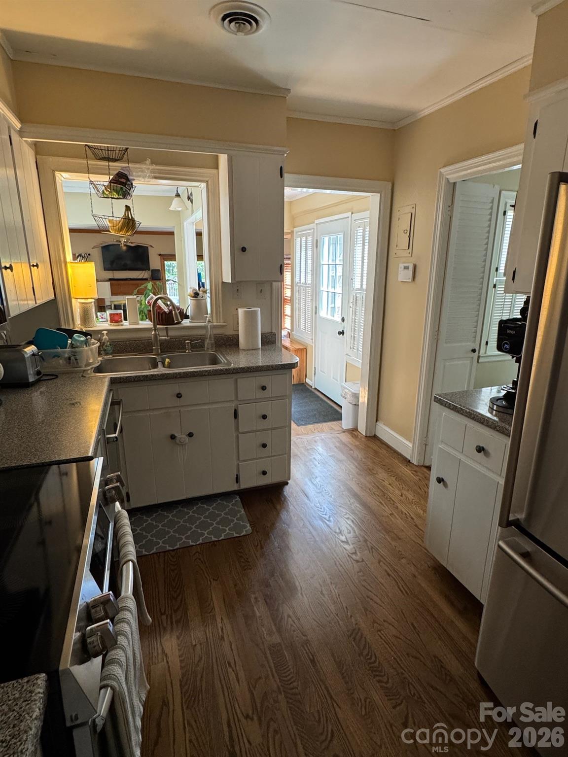 2009 Hassell Place Charlotte NC 28209