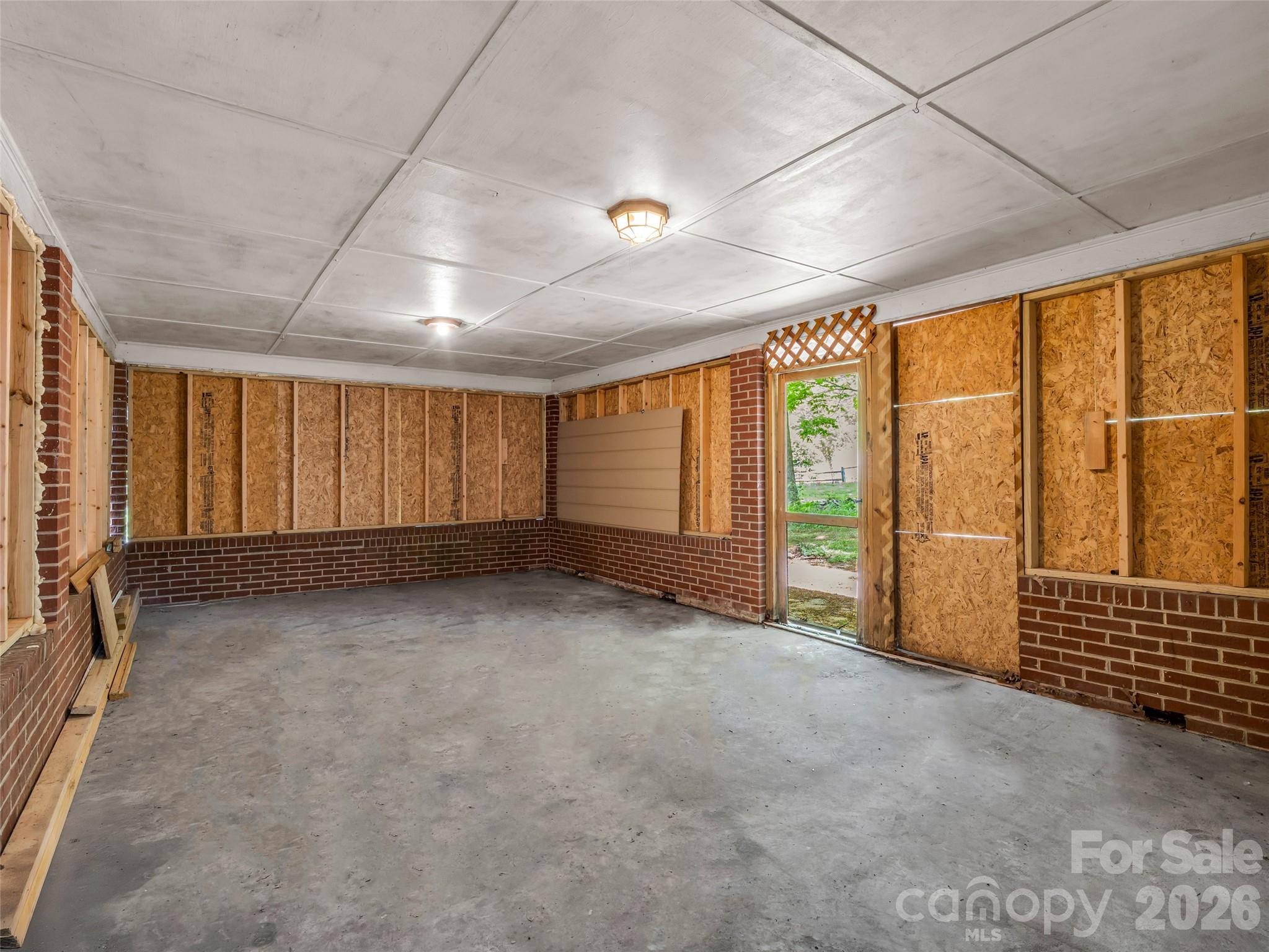 1916 Old Spartanburg Road Hendersonville NC 28792