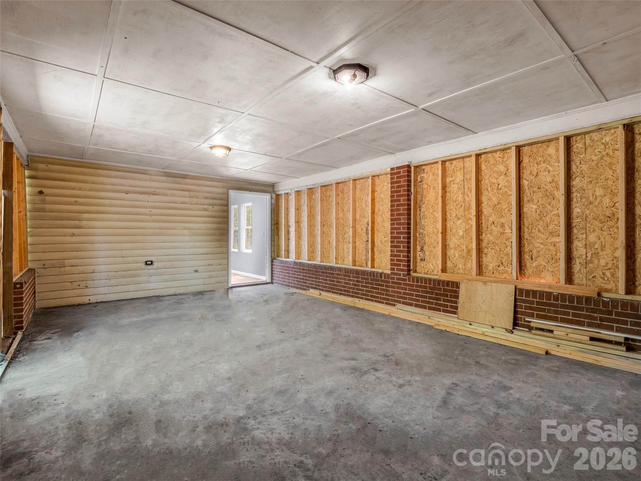 1916 Old Spartanburg Road Hendersonville NC 28792