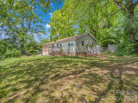 1916 Old Spartanburg Road Hendersonville NC 28792