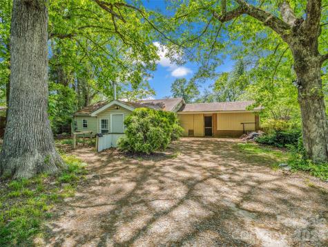 1916 Old Spartanburg Road Hendersonville NC 28792