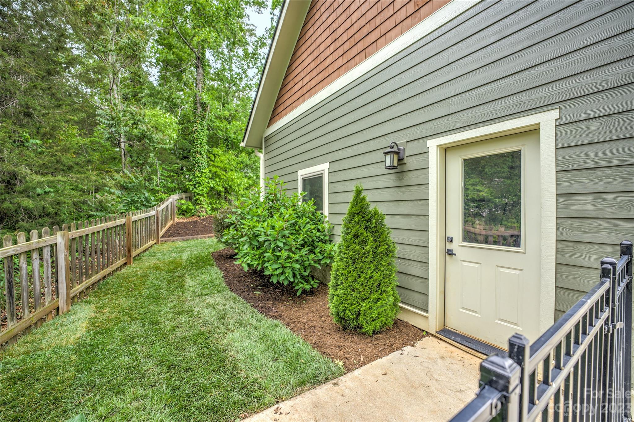 16 Feather Ridge Road Asheville NC 28805