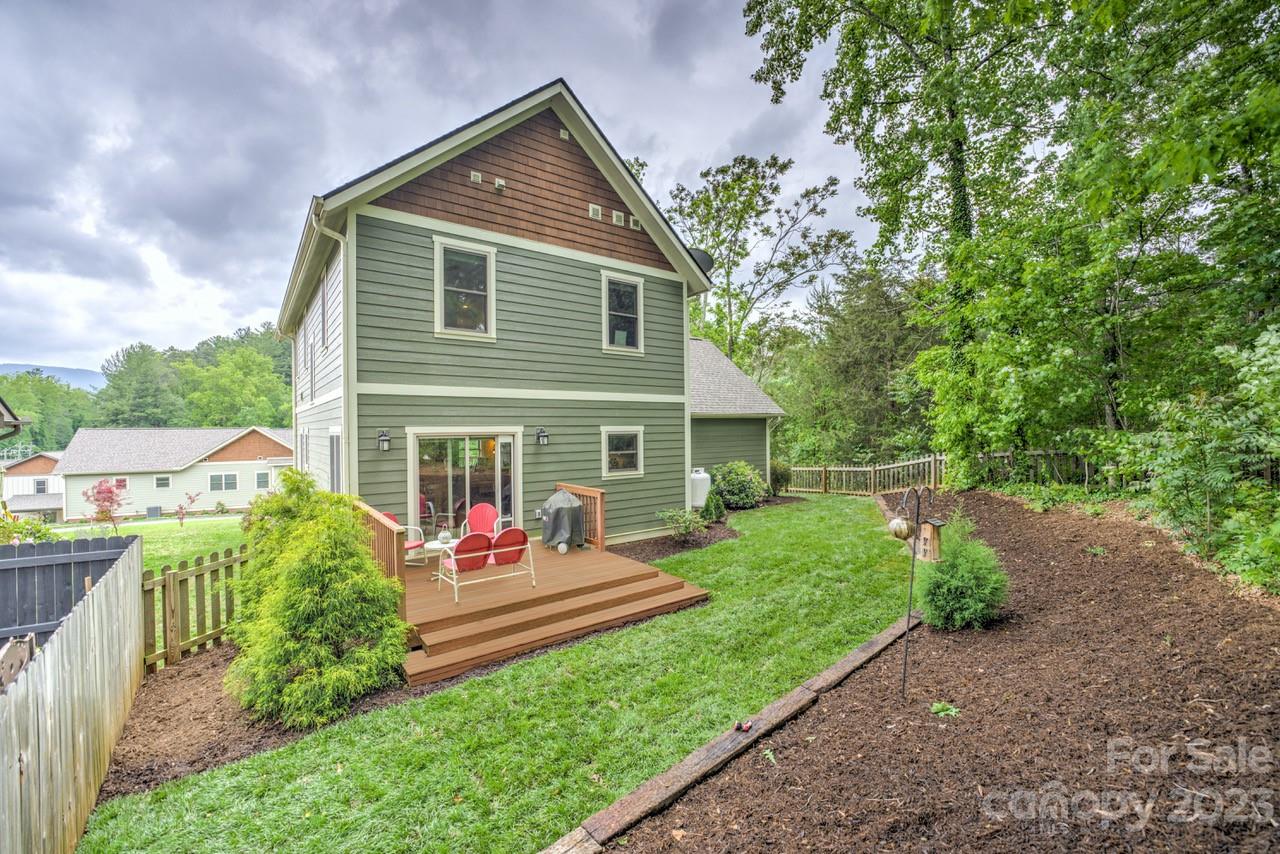 16 Feather Ridge Road Asheville NC 28805