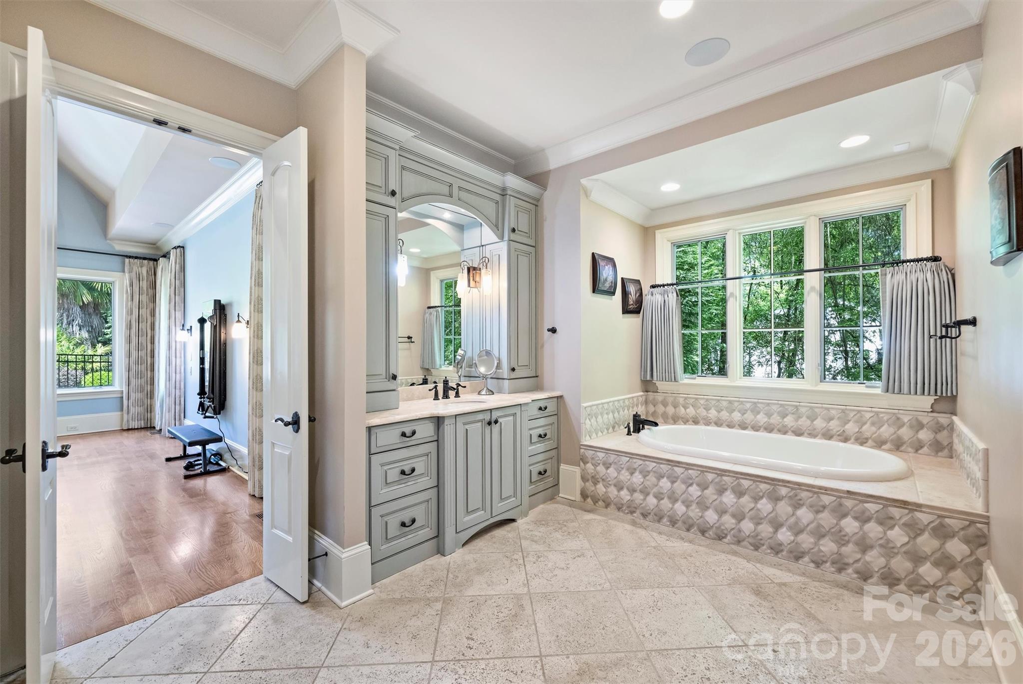 4901 Carmel Park Drive Charlotte NC 28226