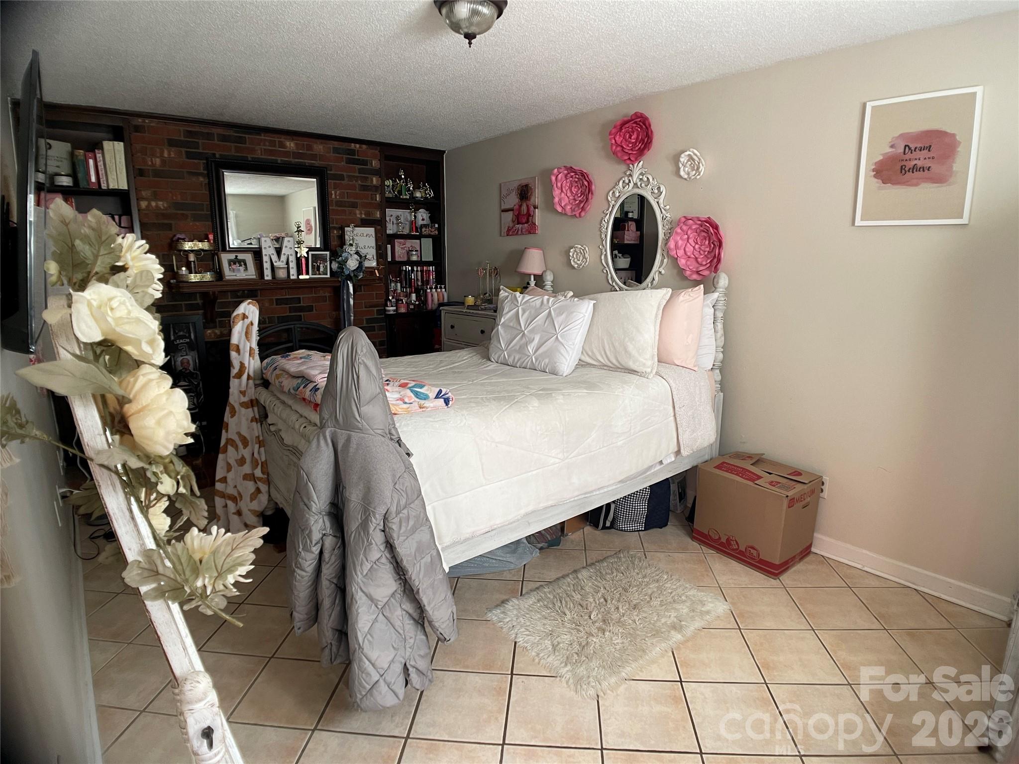 2705 N Center Street Hickory NC 28601