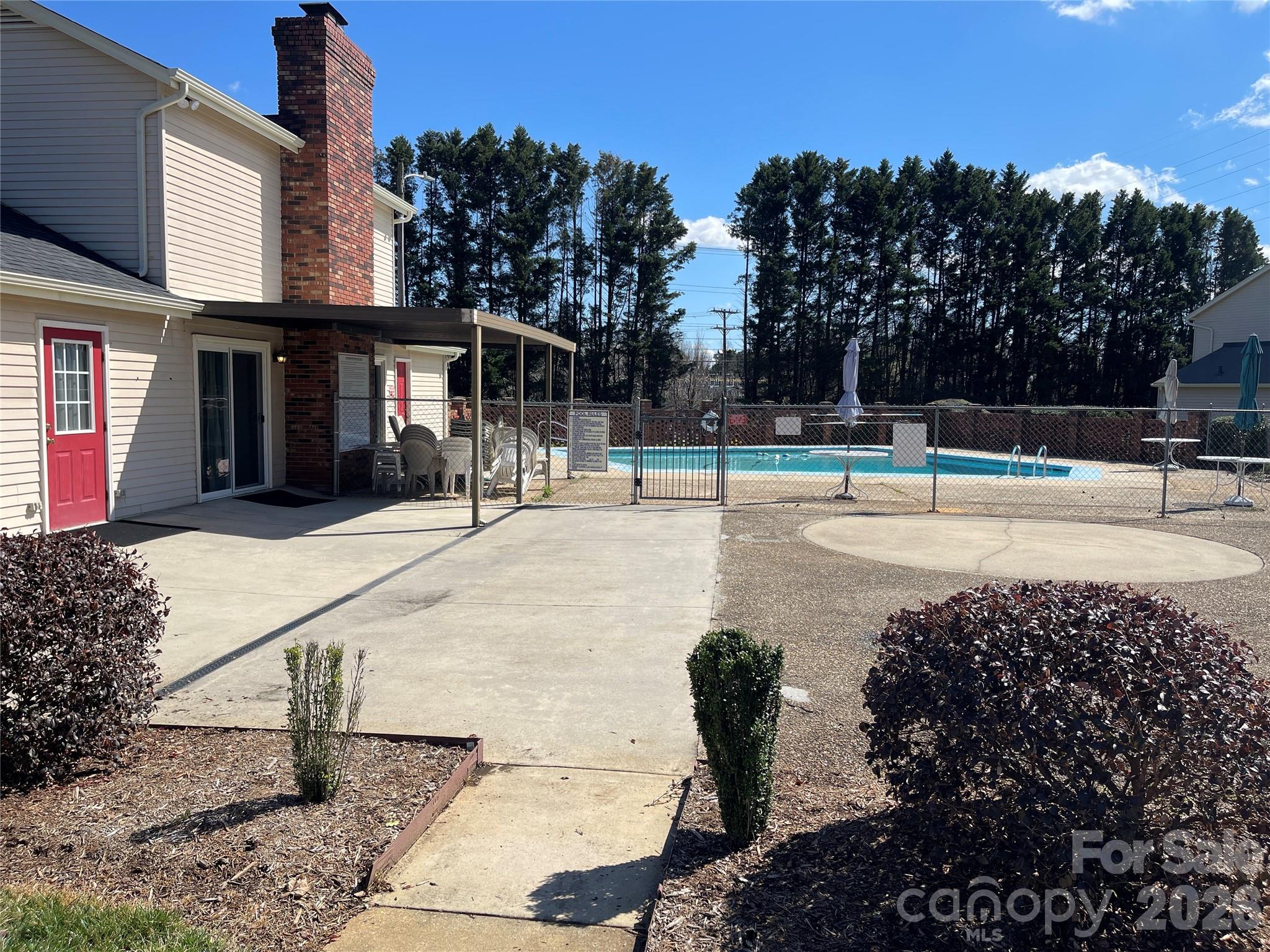 2705 N Center Street Hickory NC 28601