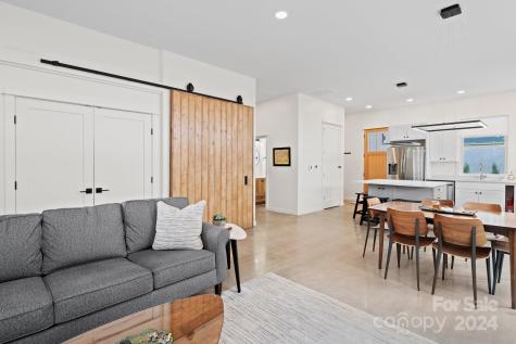 605 Hiawassee Avenue Black Mountain NC 28711