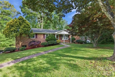 123 Castleton Lane Hendersonville NC 28791