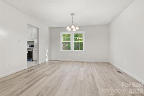 123 Castleton Lane Hendersonville NC 28791