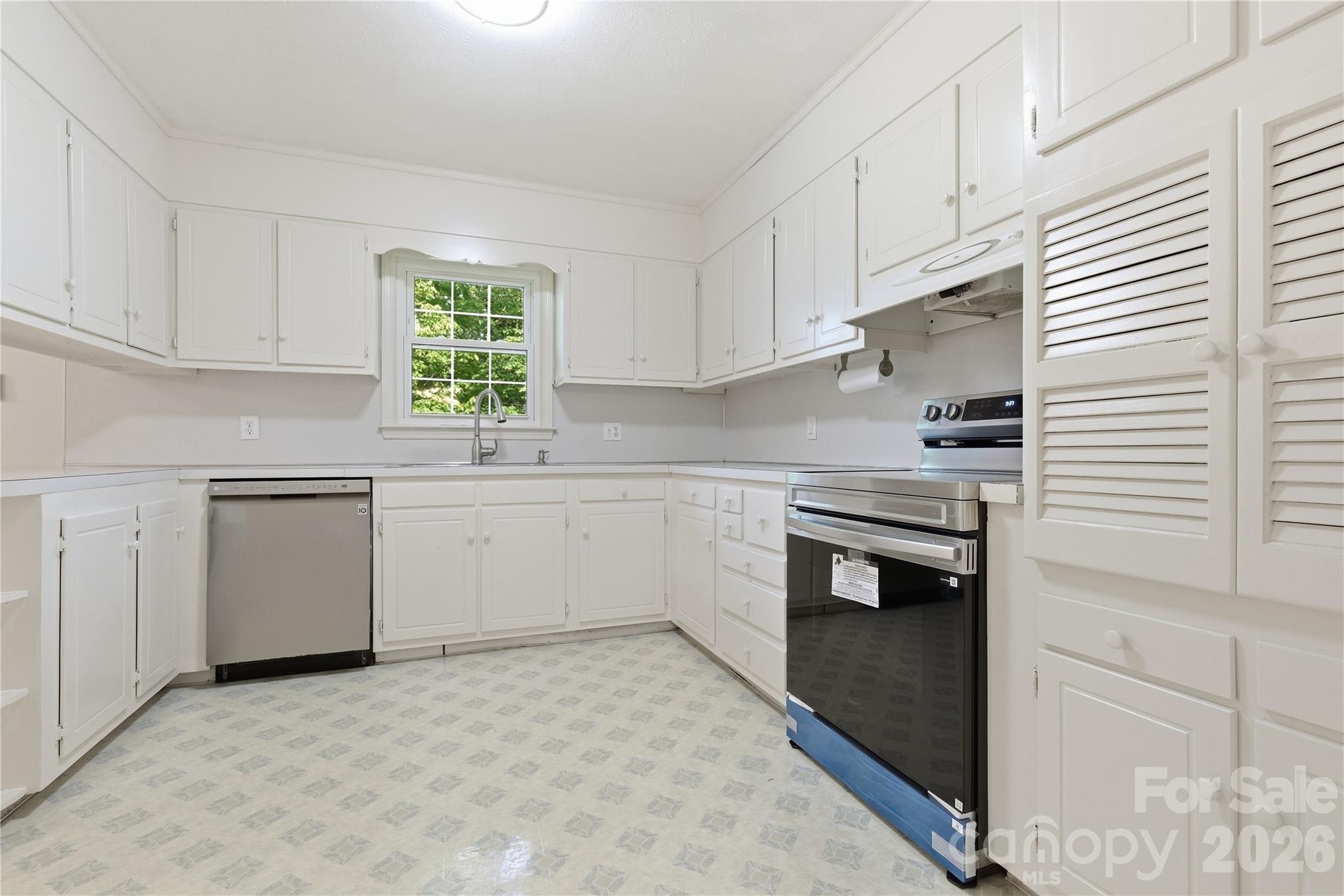 123 Castleton Lane Hendersonville NC 28791