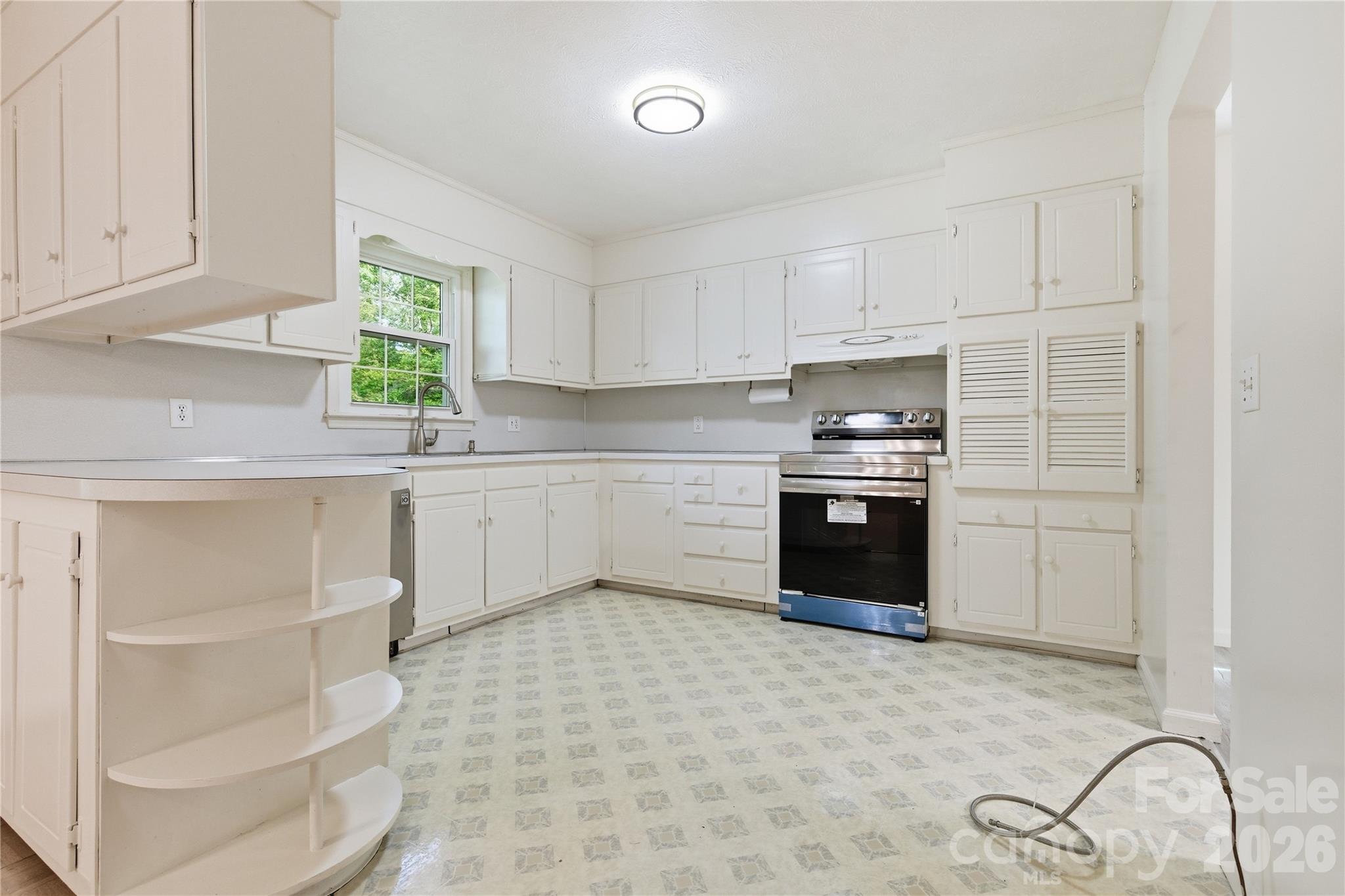 123 Castleton Lane Hendersonville NC 28791