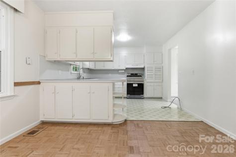 123 Castleton Lane Hendersonville NC 28791