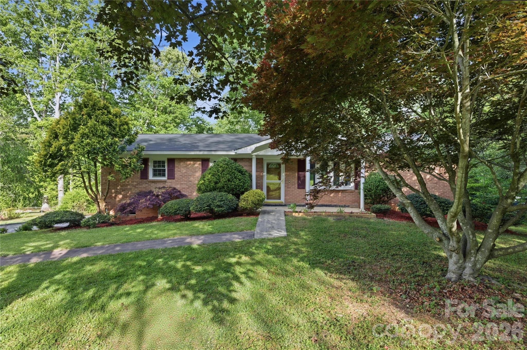 123 Castleton Lane Hendersonville NC 28791